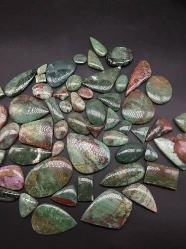 Chrysocolla & Copper in Agate Cabochons
